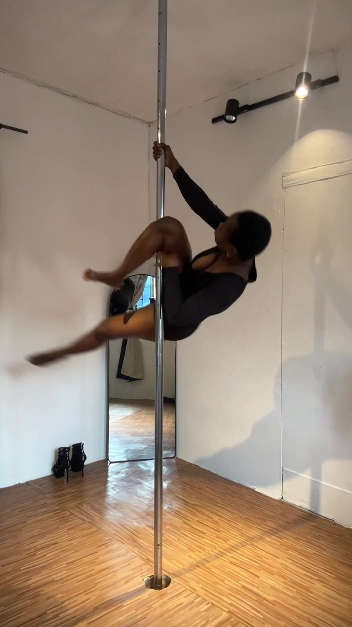 @Briana | Pole Artist 🇳🇬