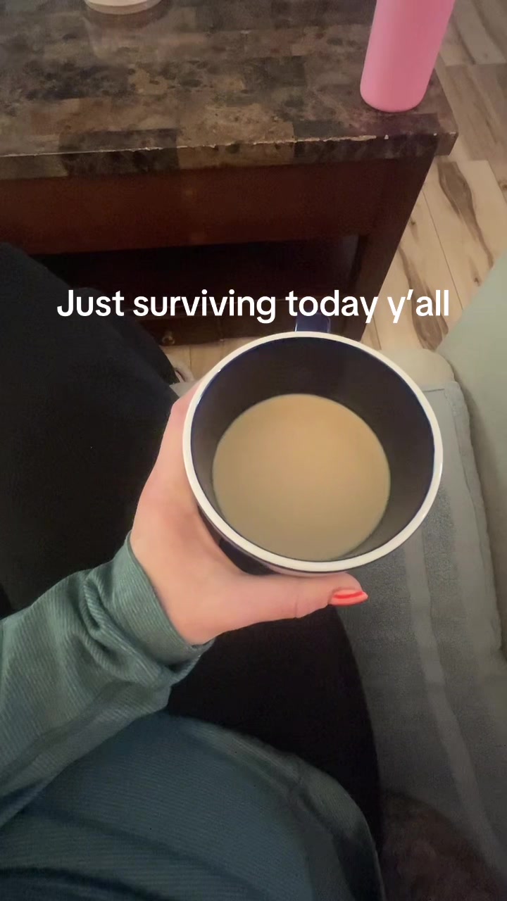@motherhoodonhermind