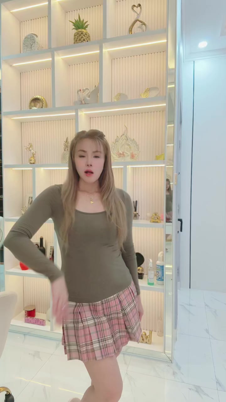 @Mariana wu 81