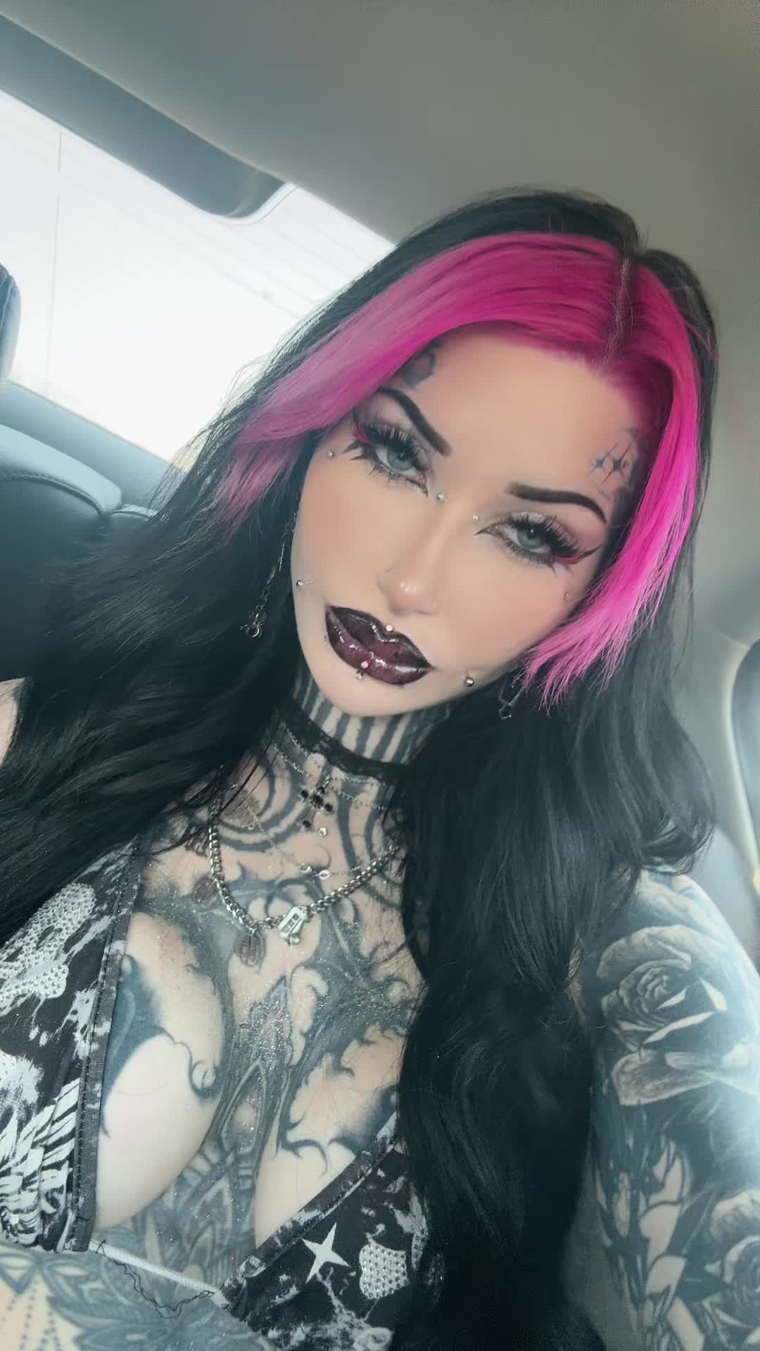 @xocoffinshorty