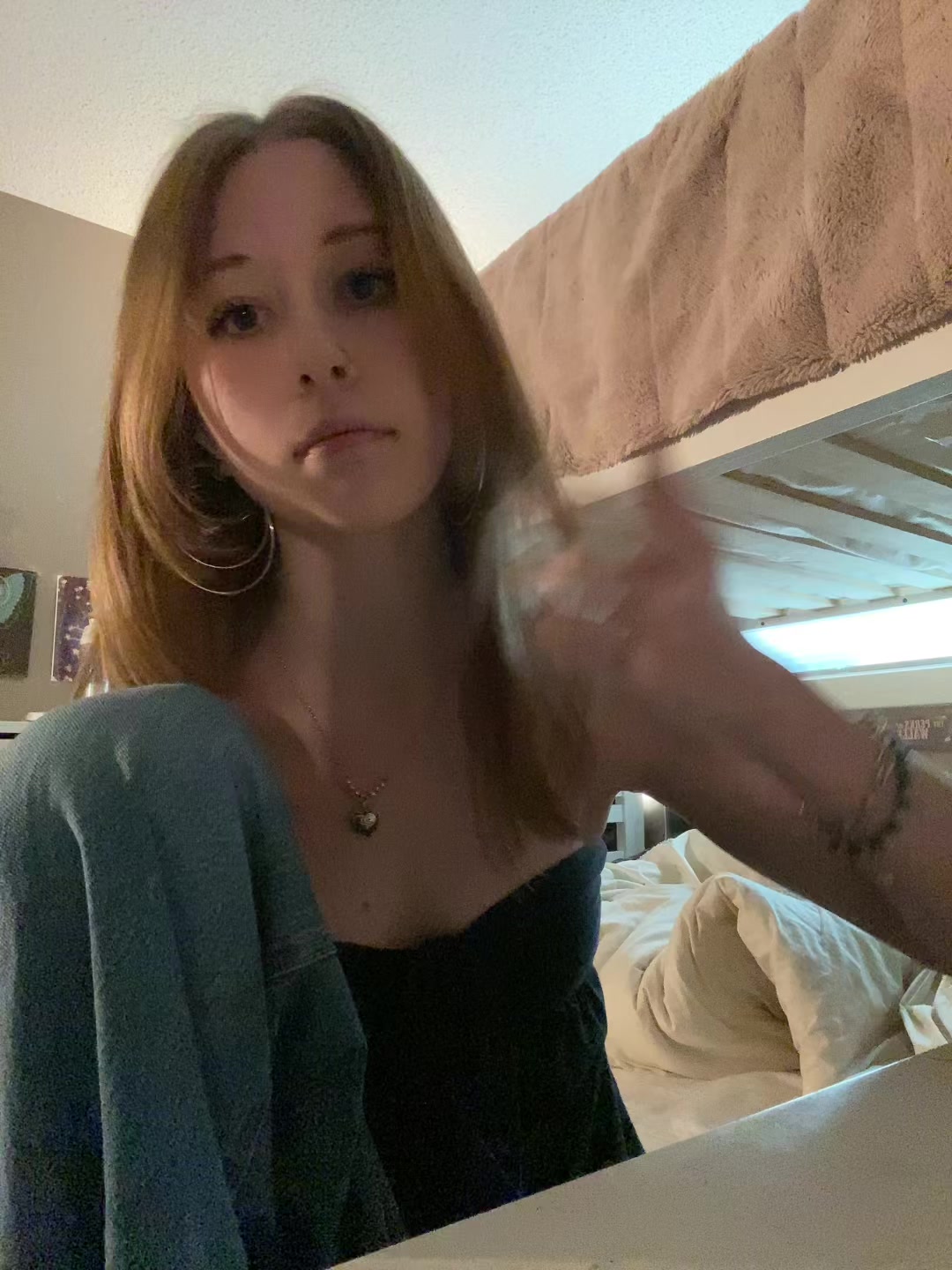 @c1aris3a