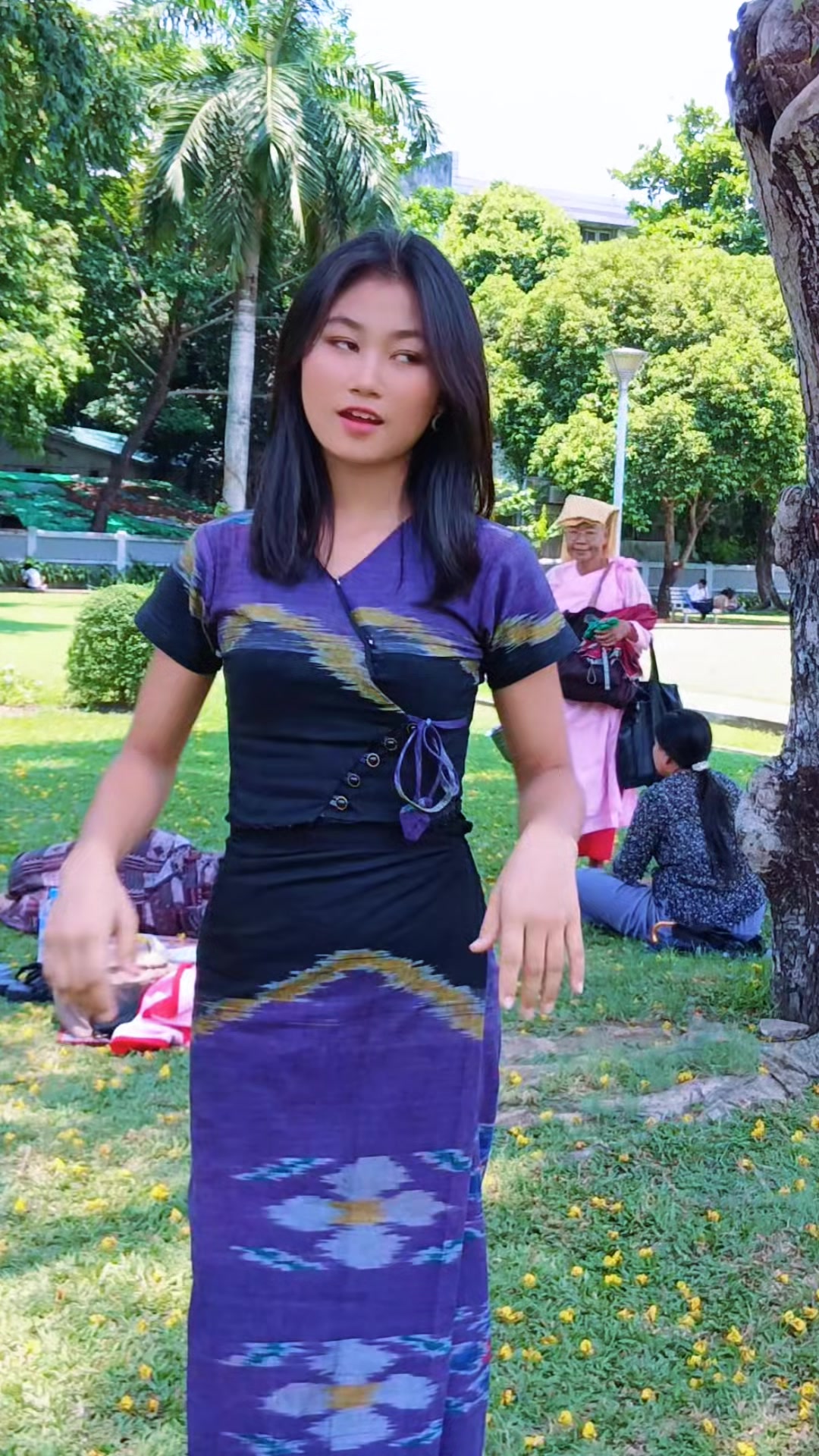 @Shwe Ni Ma