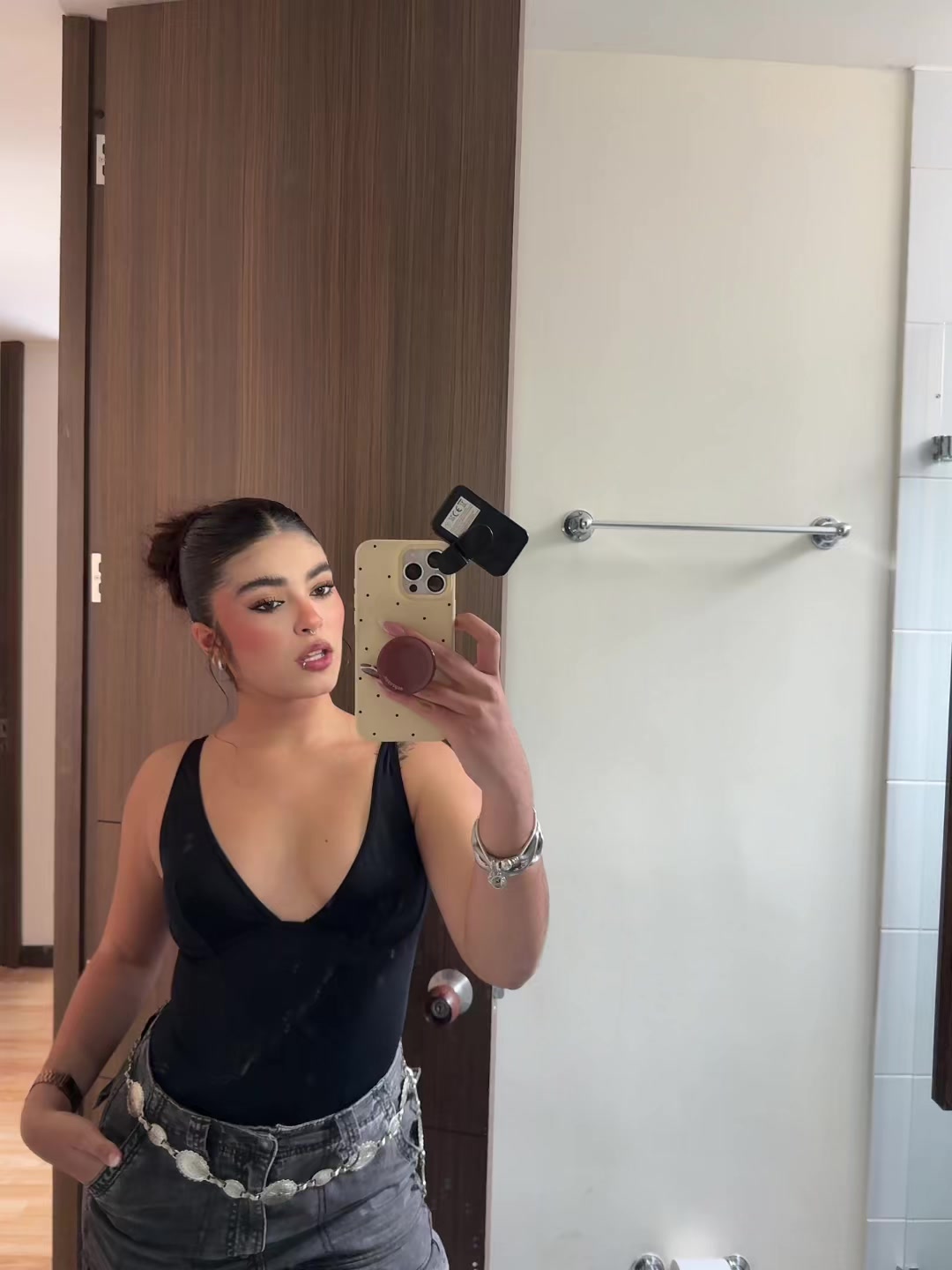 @Lucianaxc