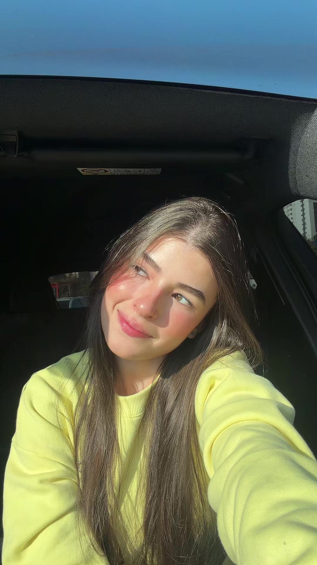 @:) laura