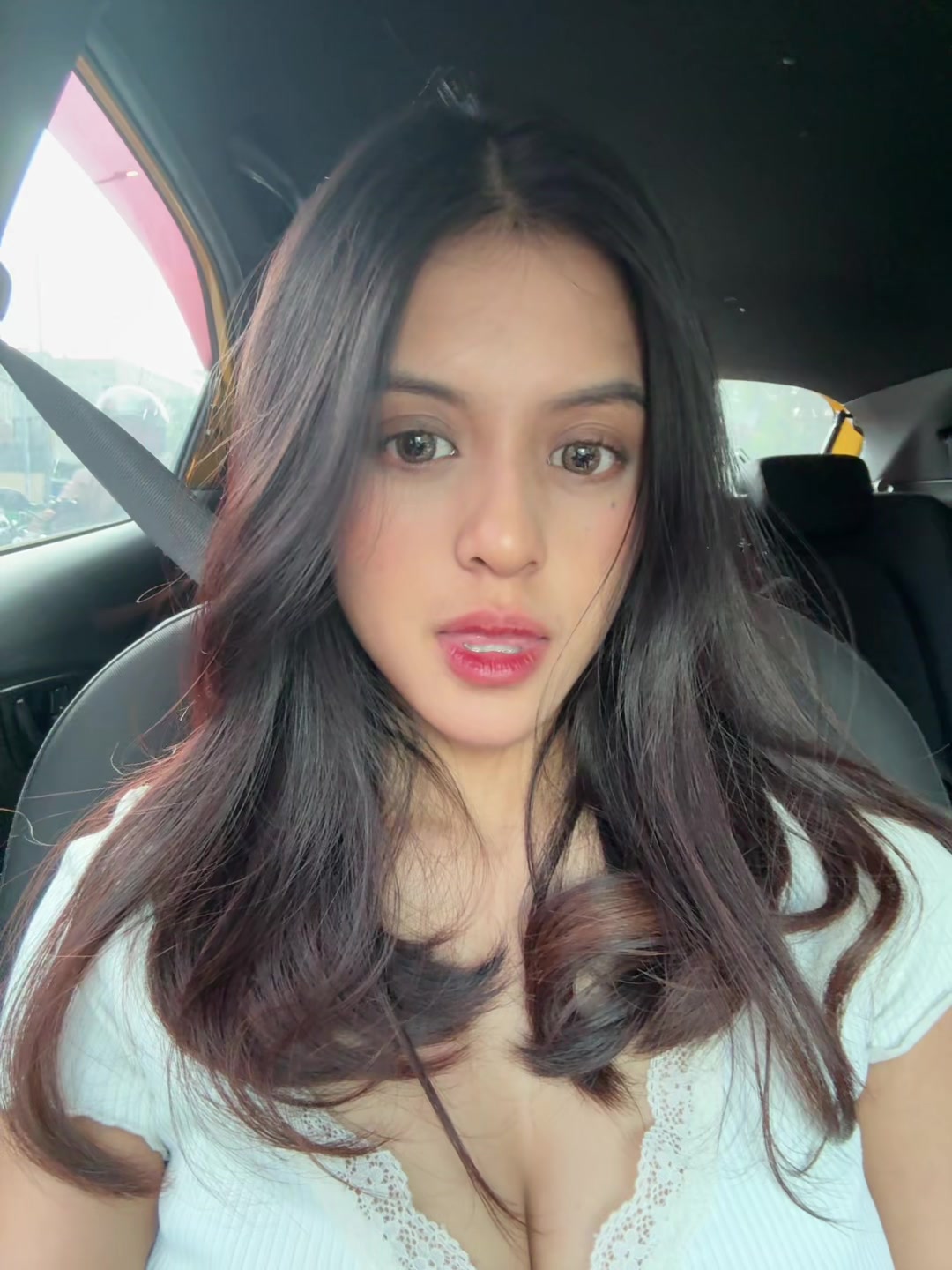 @zzneya