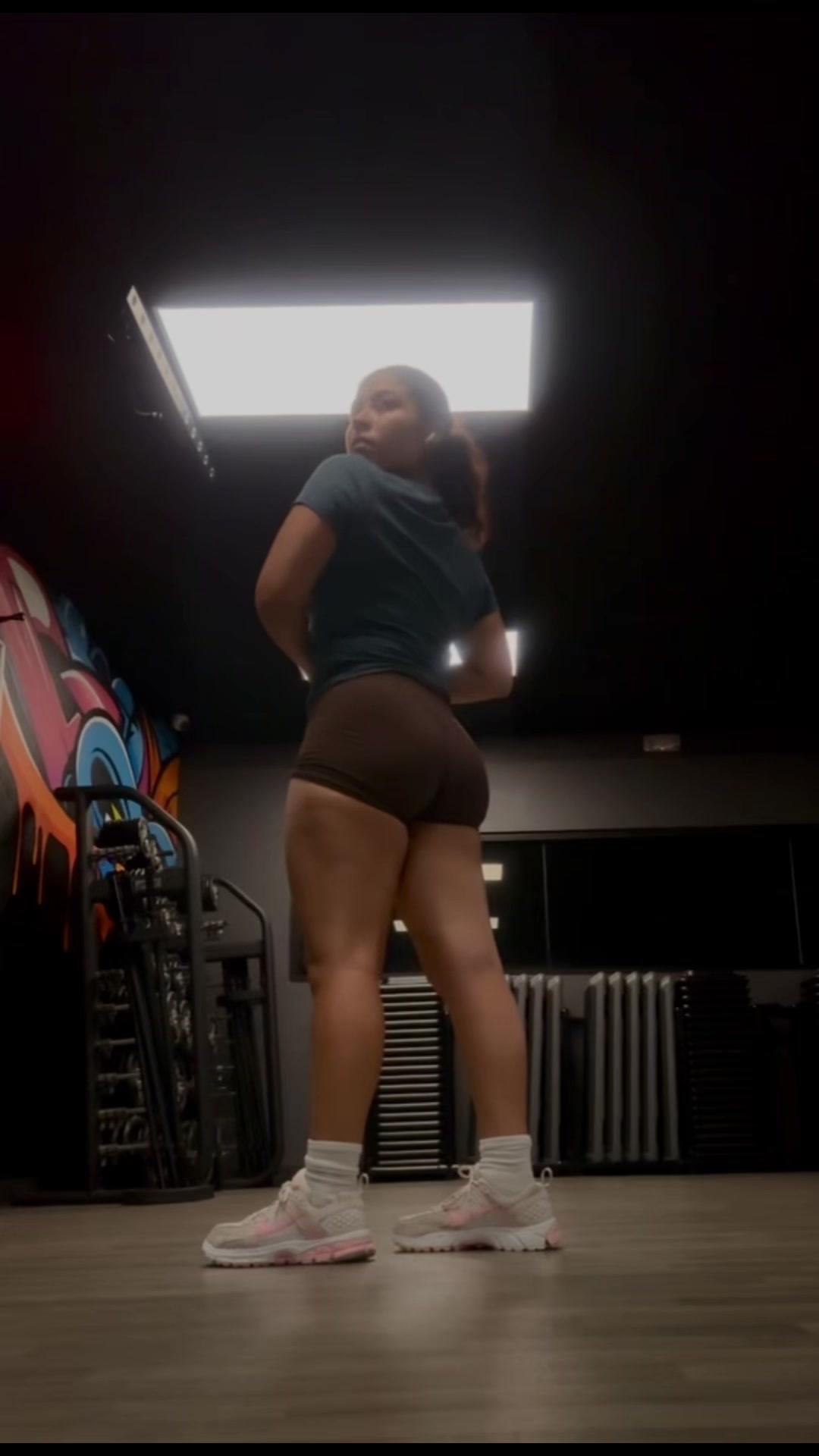 @Bella