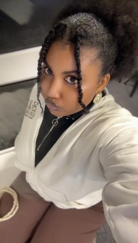 @Djamila Diallo