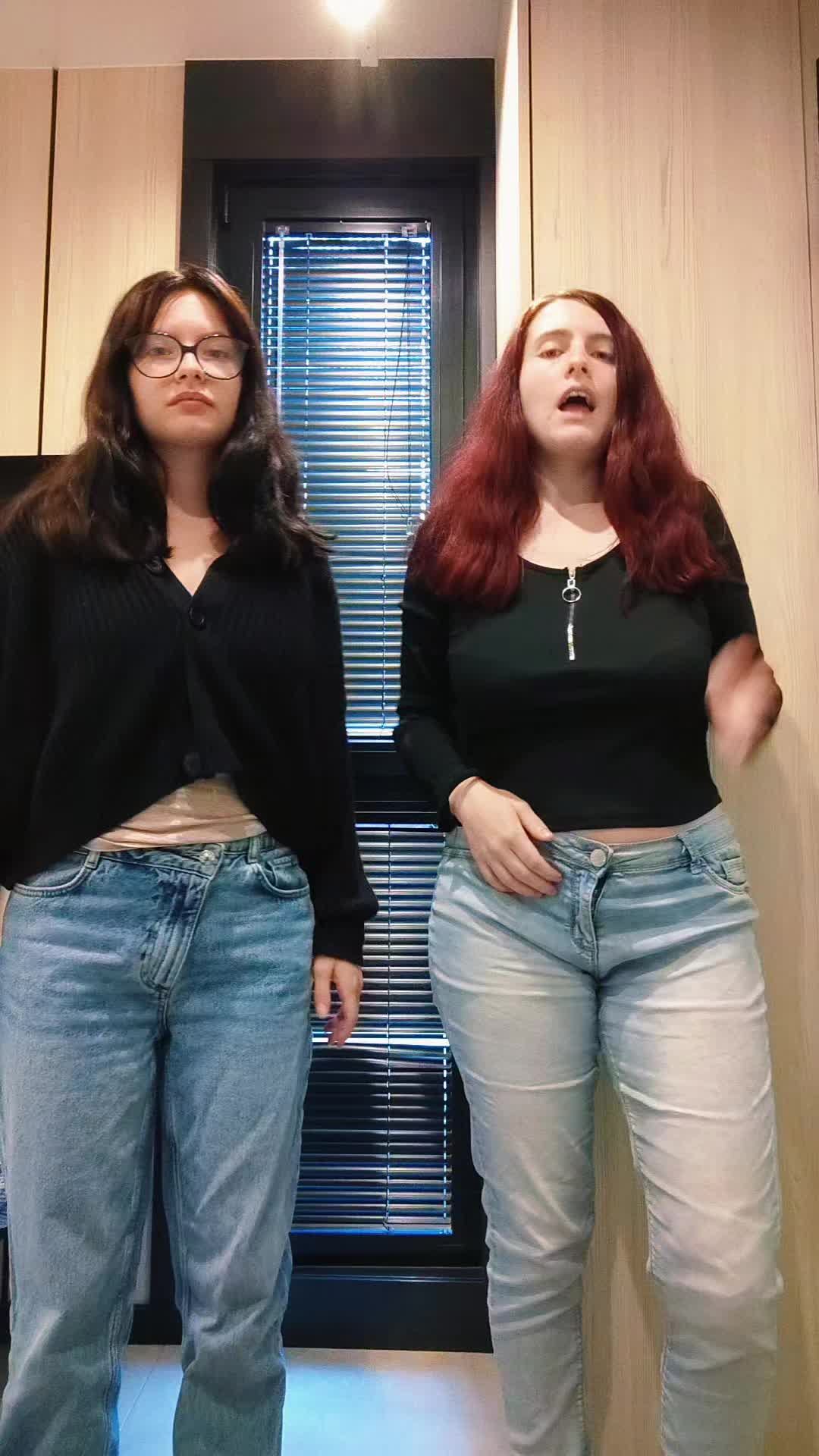 @cassandralolaz