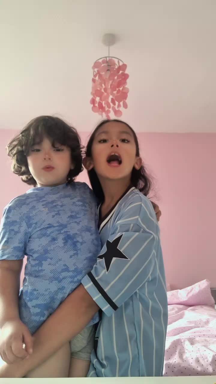 @Ariana cutie