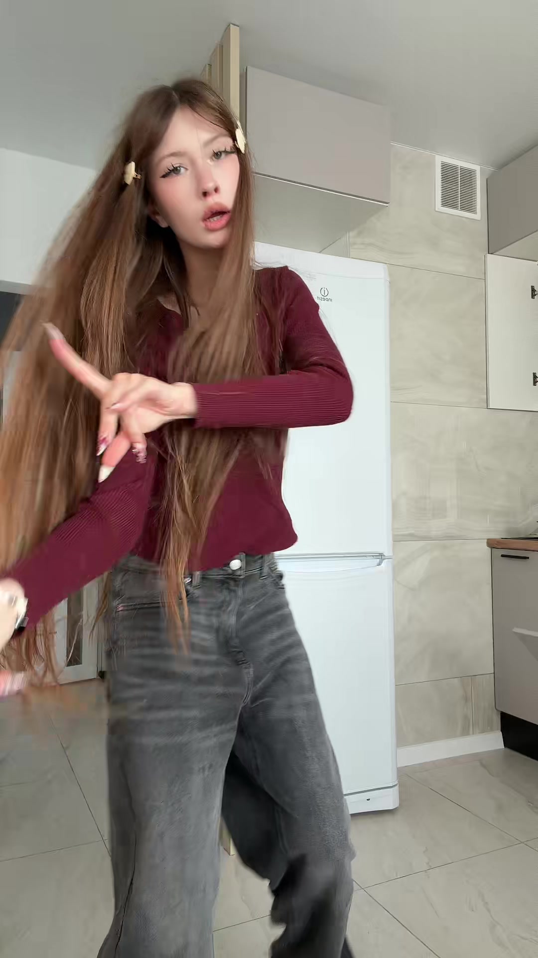@элинотси