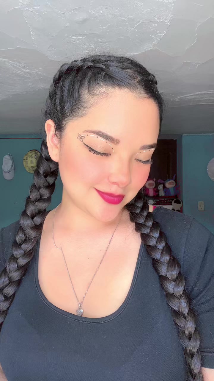 @Leslye🦋