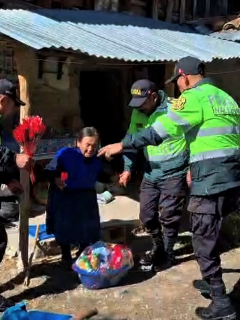 @Policía WAYKI