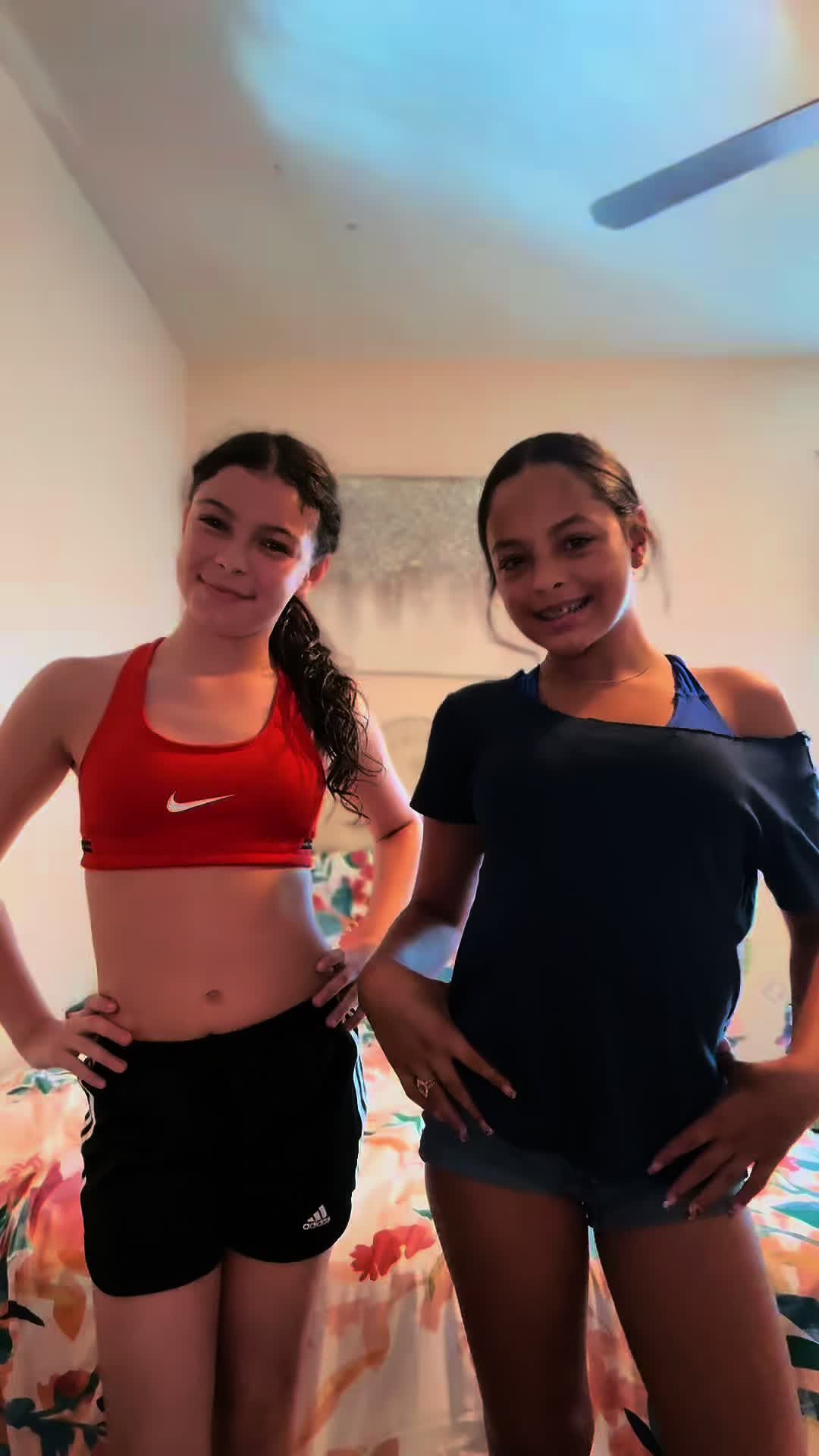 @Viivii_Arii_xo