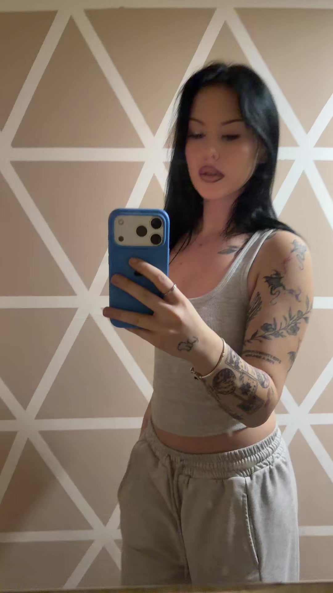 @_miav6