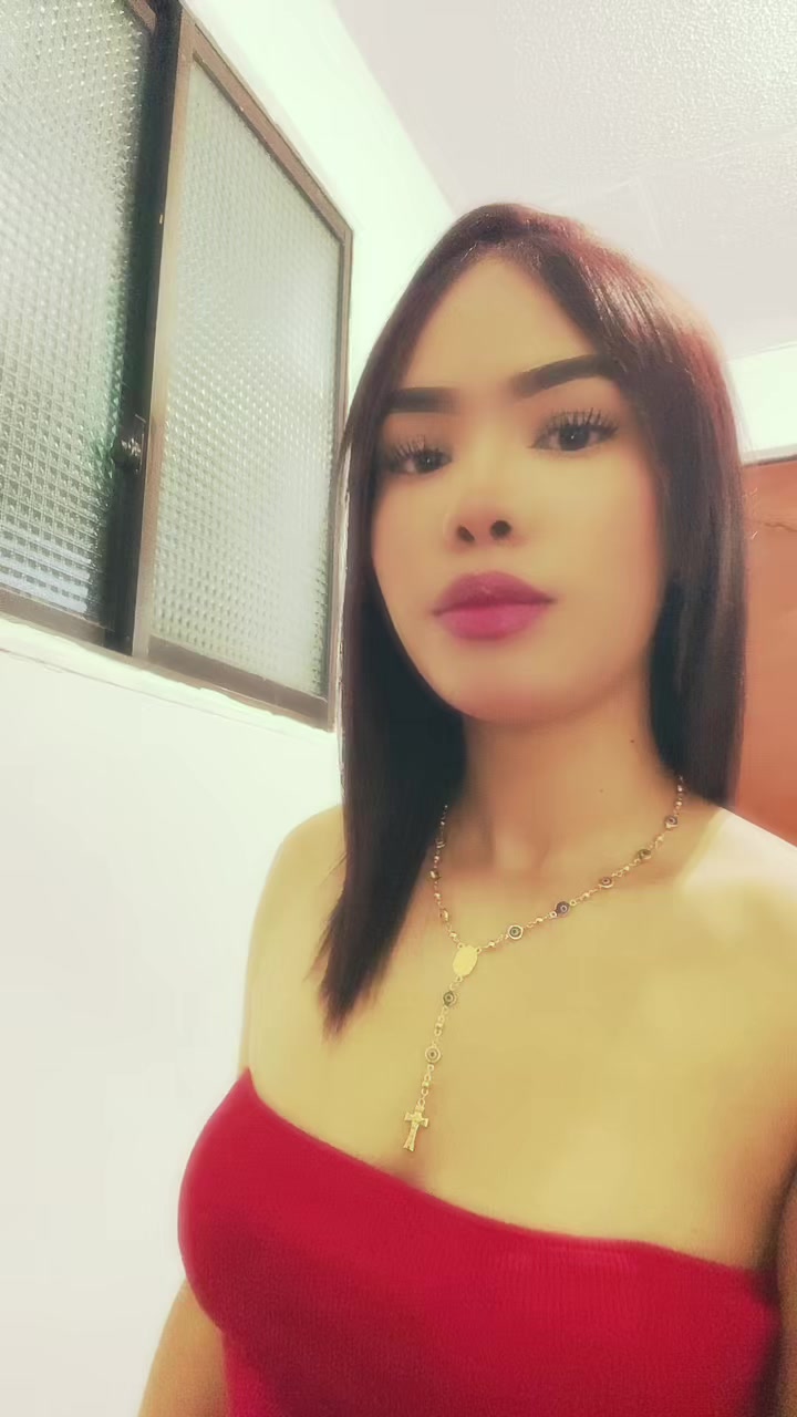 @whoisAna._