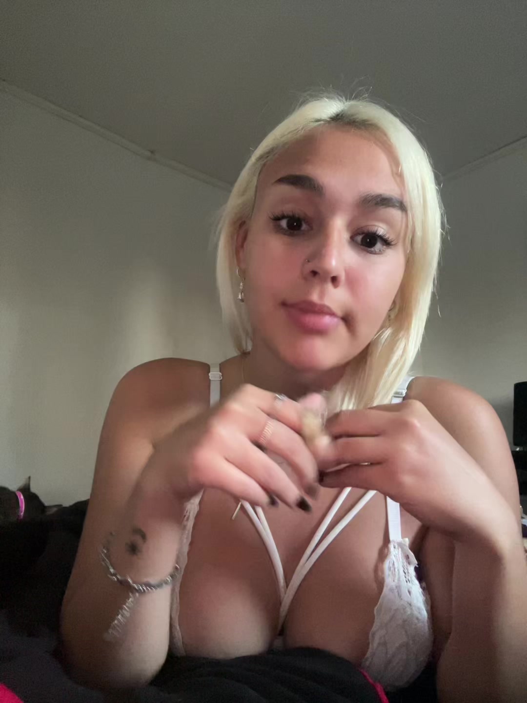 @𝓐𝔃𝓾𝓾🕷️