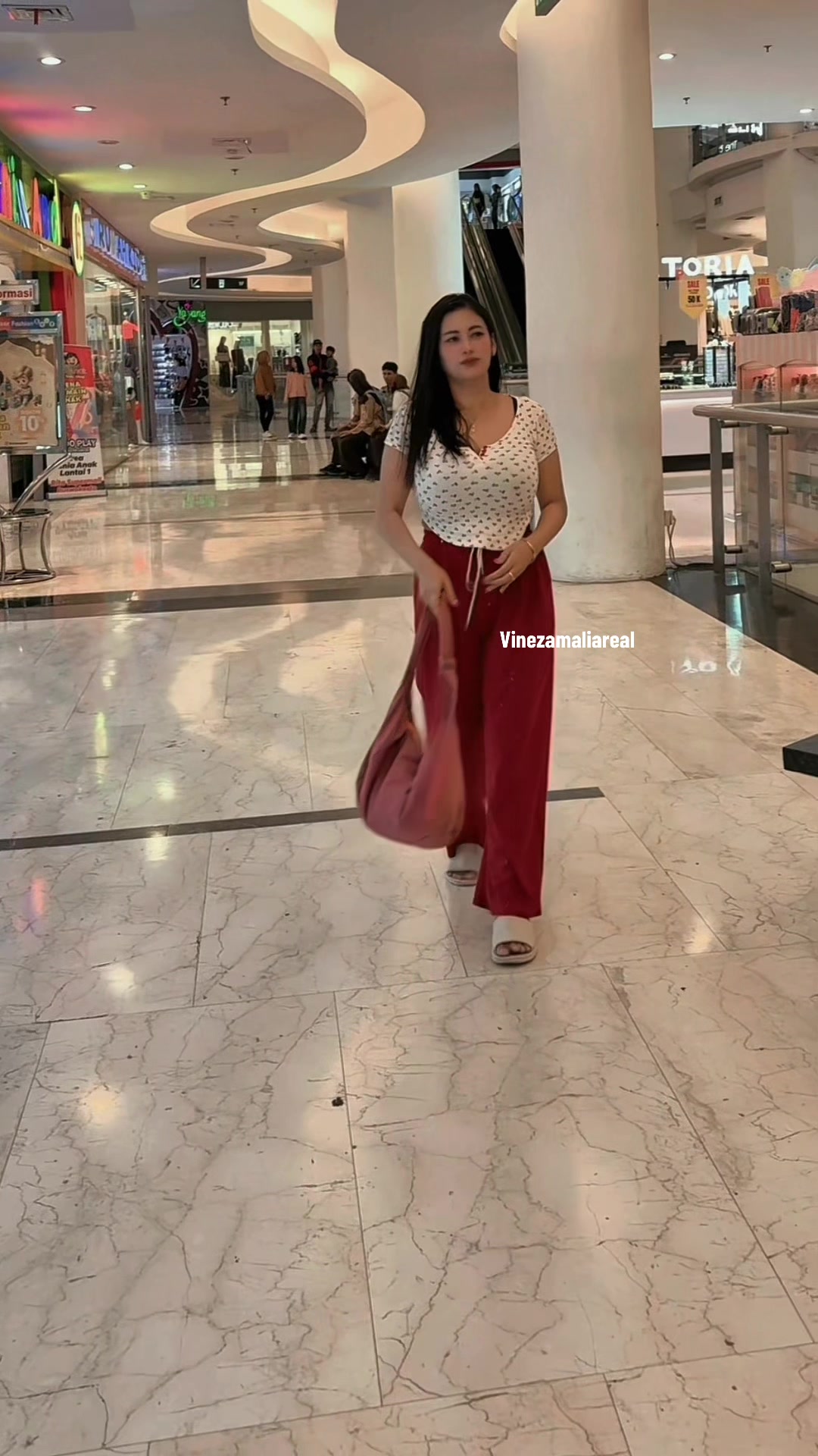 @VinezAmalia