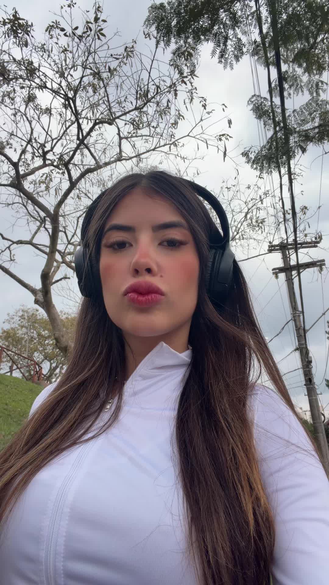 @Lo