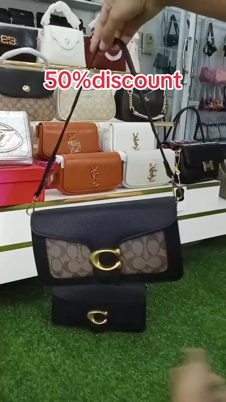 @April(Bags shop)
