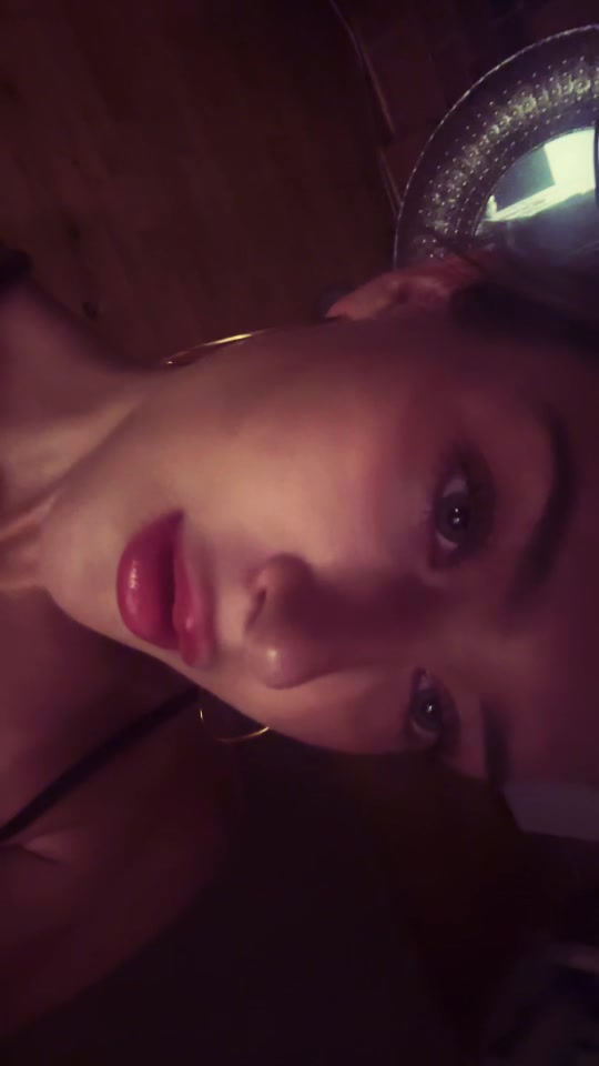 @dizzybarbie