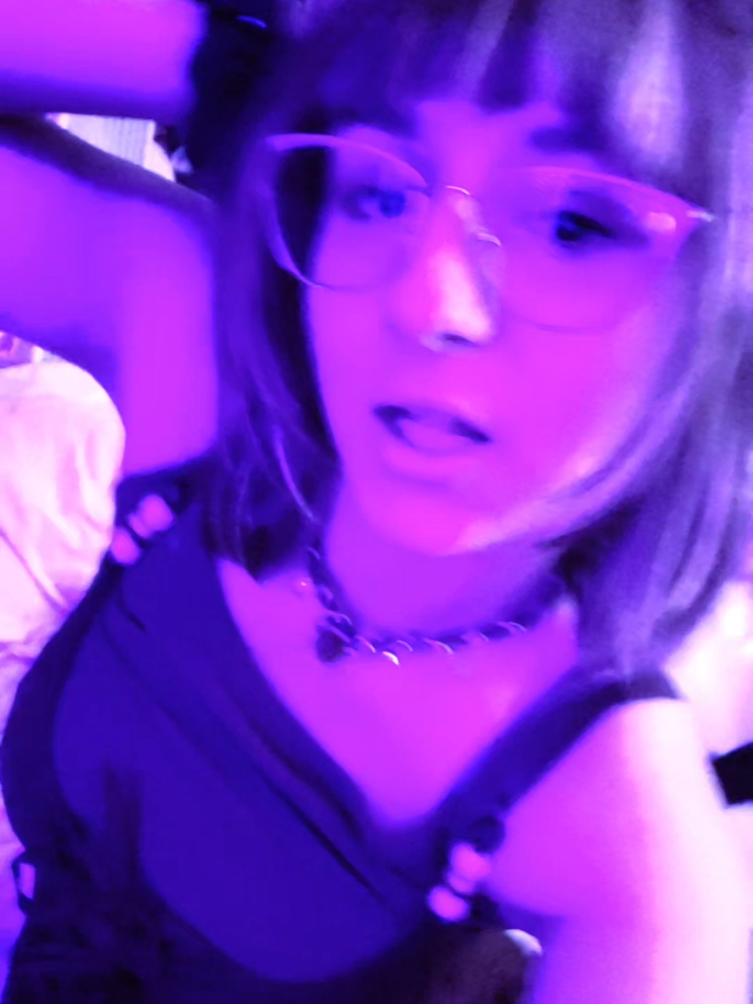 @𝚑𝚊𝚢 ♡