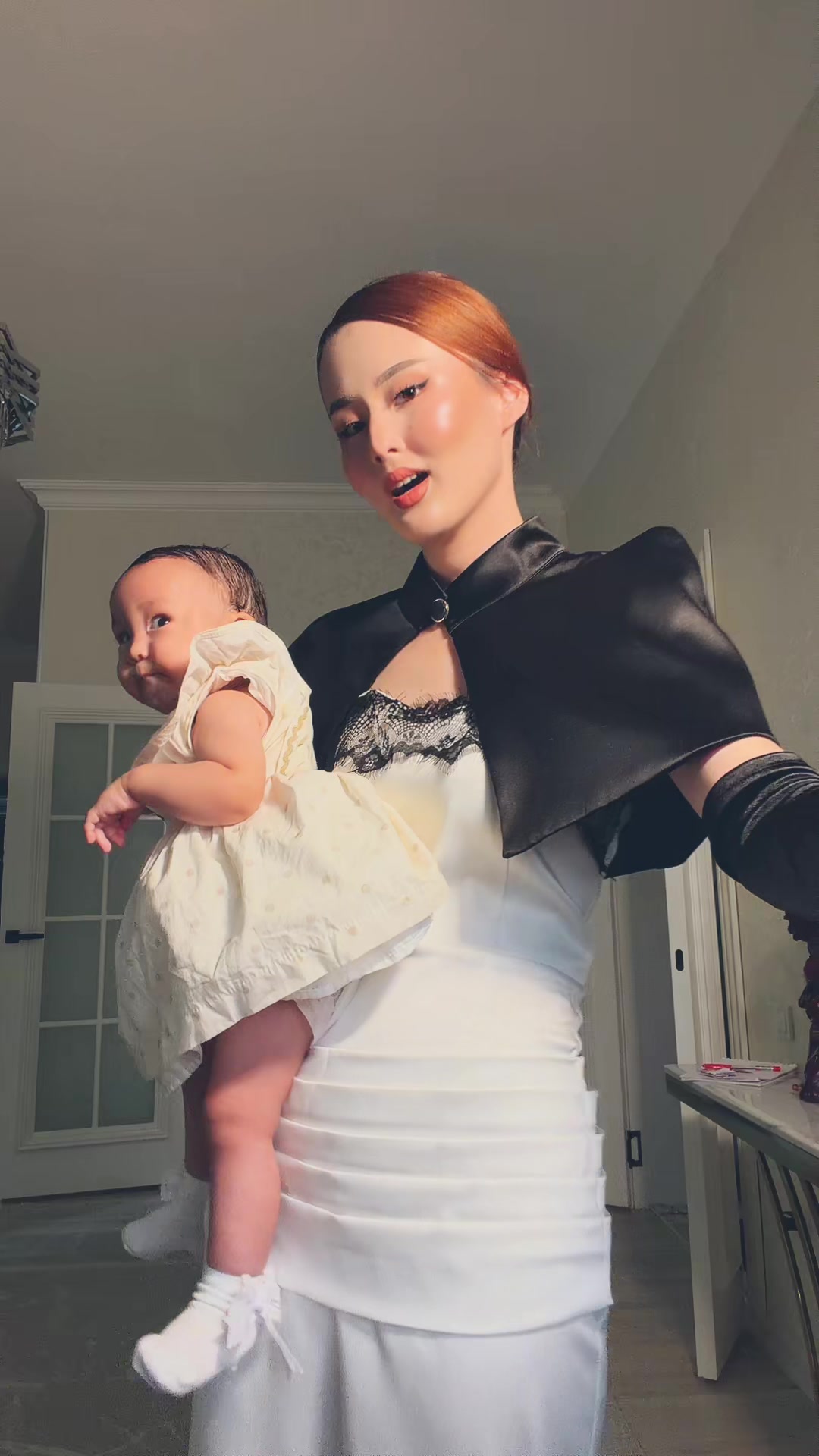@UGС |Mom |model
