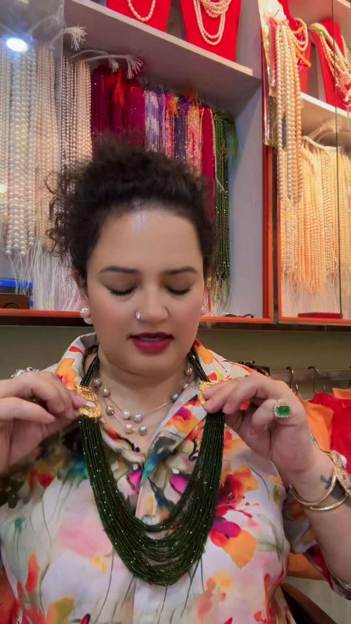 @🧿Divya thakuri 🧿( designer )