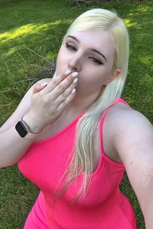 Amanda Rae (@realamandarae) - Urlebird