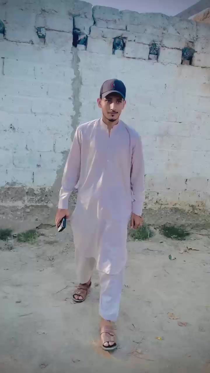 @🇵🇰M K🇦🇪