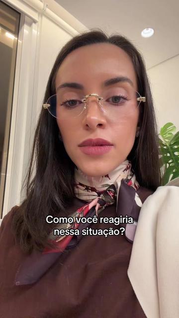 @Dra Julia Vasconcellos