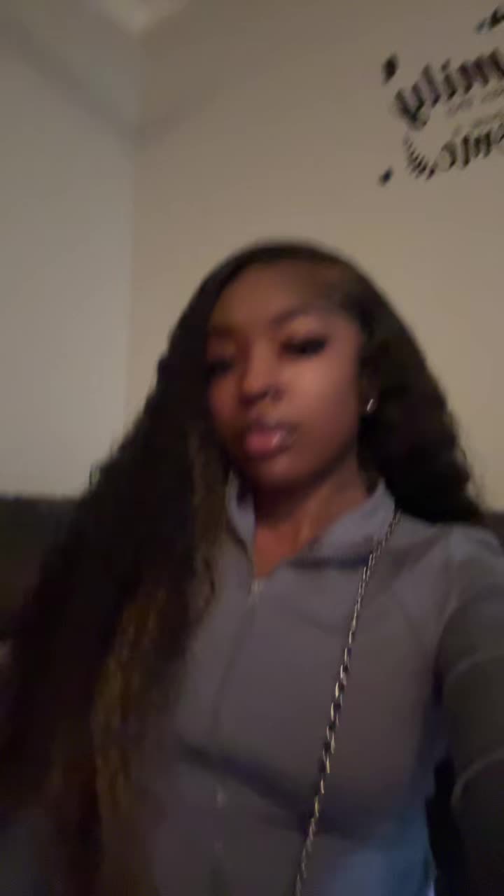 @Shaniyaalexis ✰
