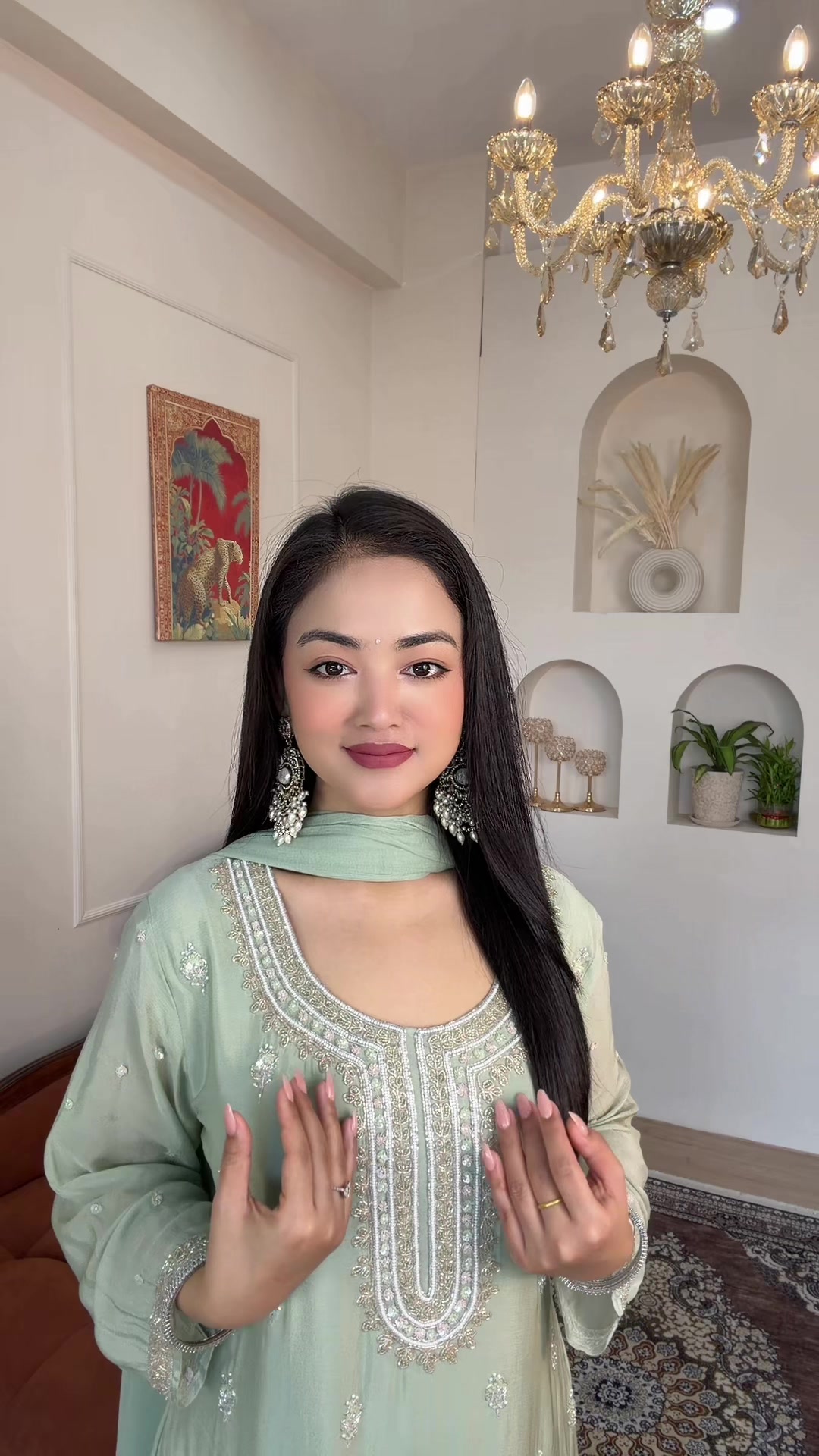 @Naina_TheAttire