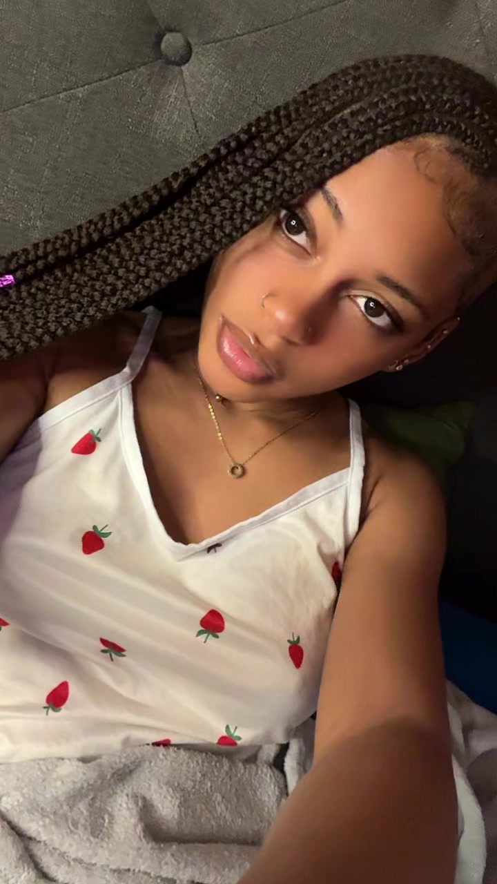 @Emily🖤👤