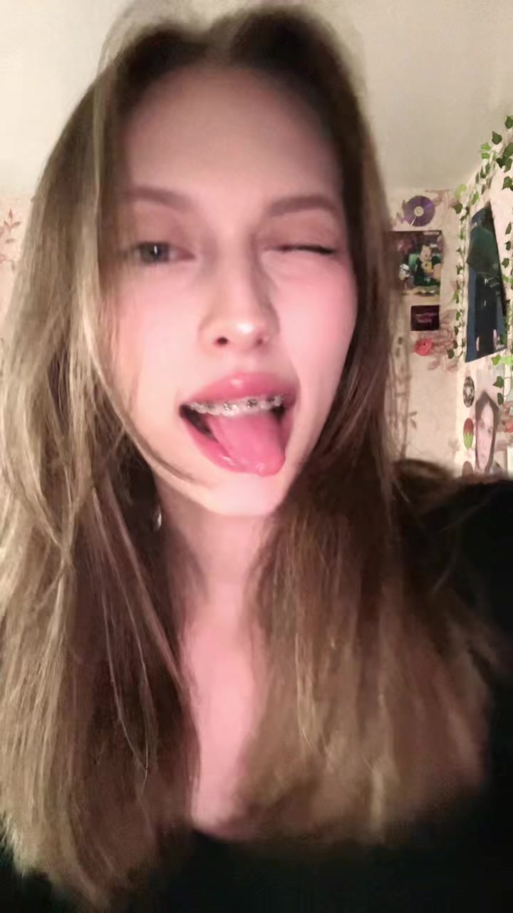 @pohyi