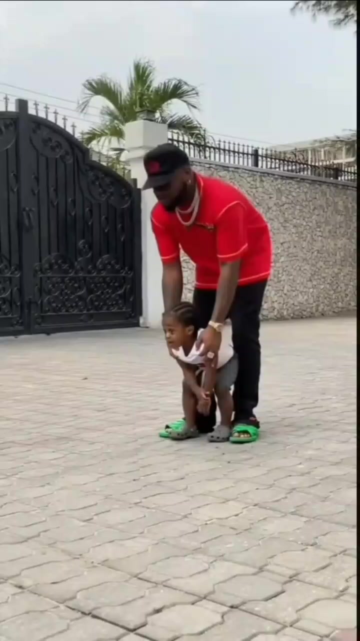 @Davido vibing hub