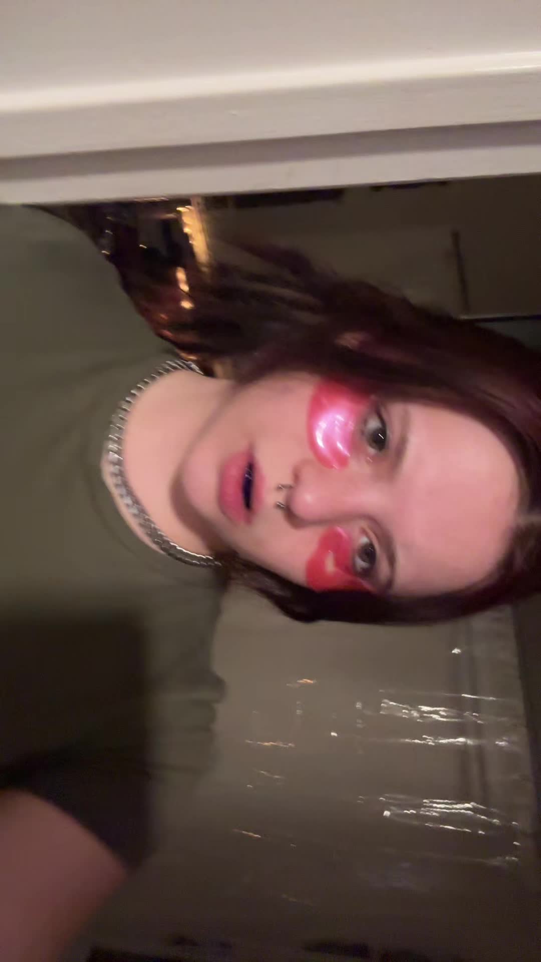@:3