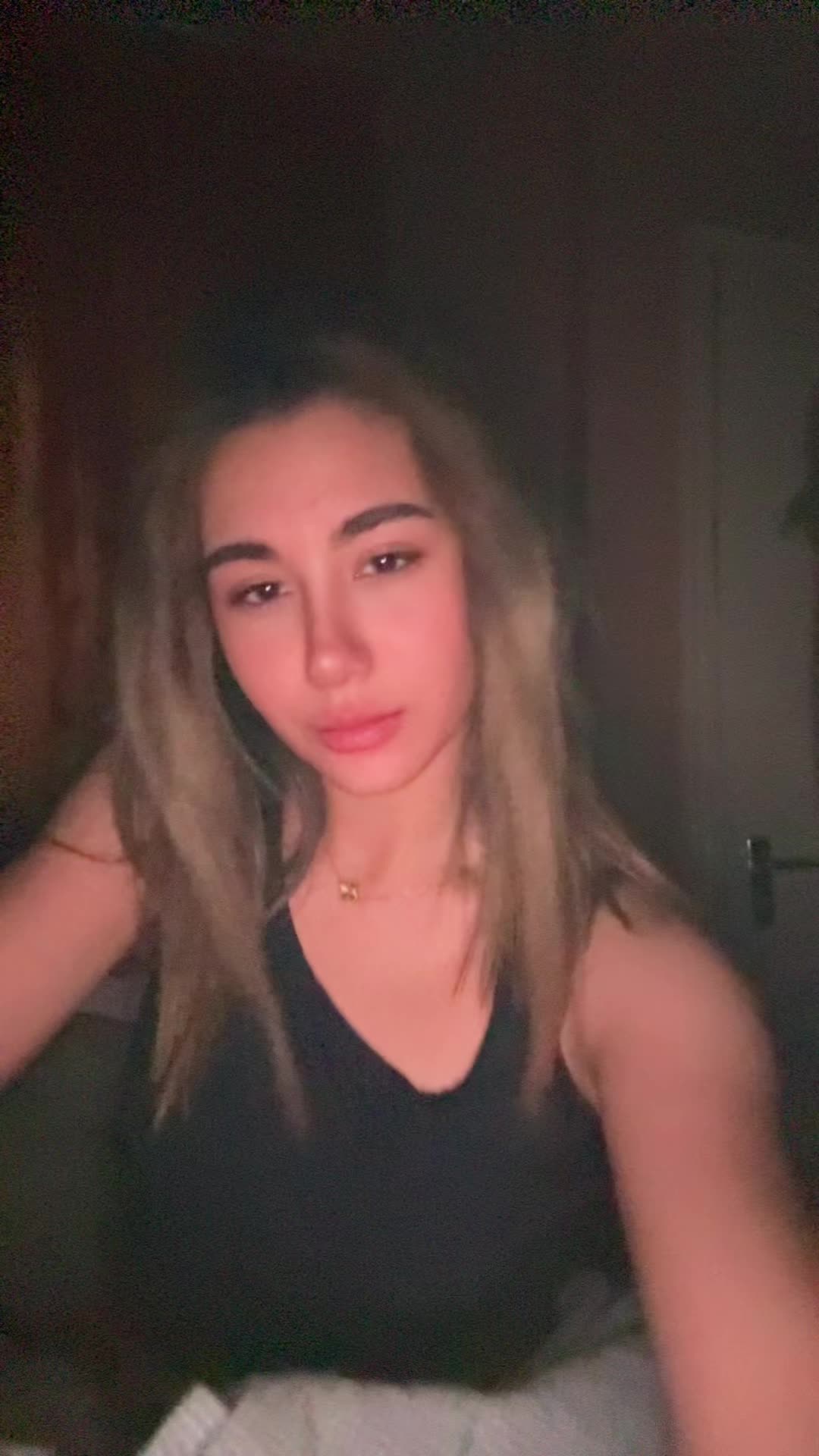 @shainashafiie