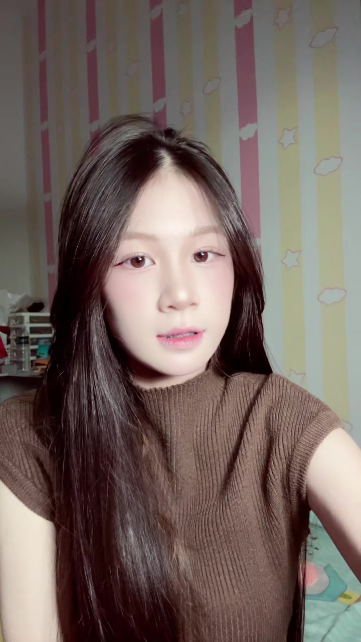 @อะไรอลินน