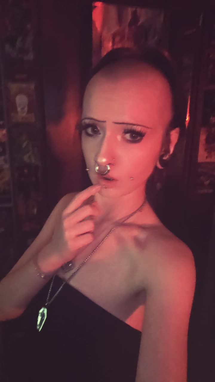 @⛧&deg;.⋆༺⊝ frankie!! ⊝༻⋆.&deg;⛧
