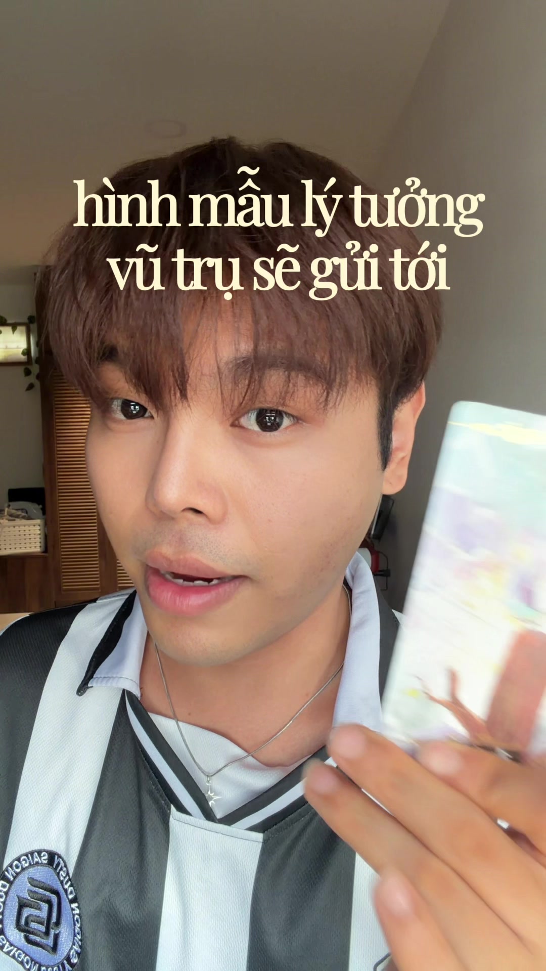 @Một chiếc &ocirc;m nhỏ ch&iacute;u