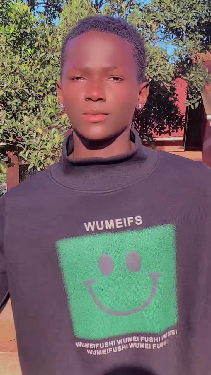 @king of smile 😃 ❤💙🤴🤴