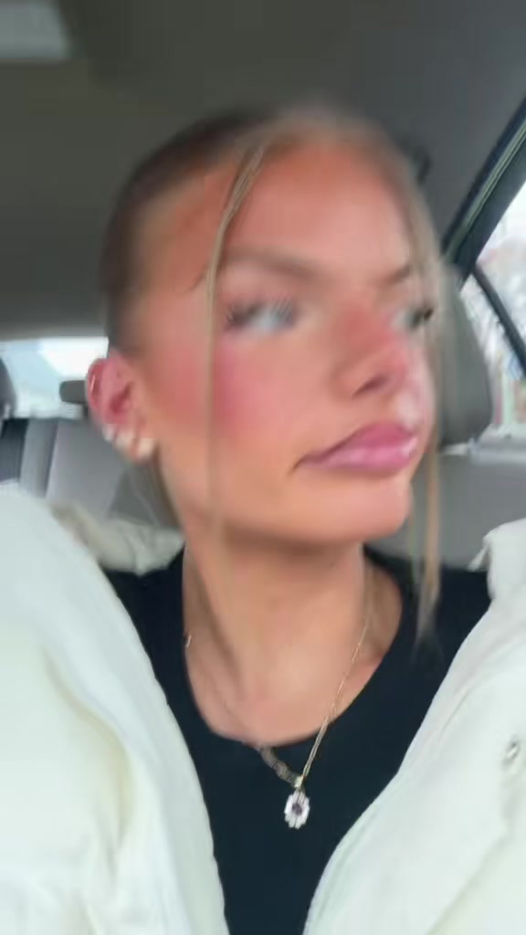 @em4ly_26