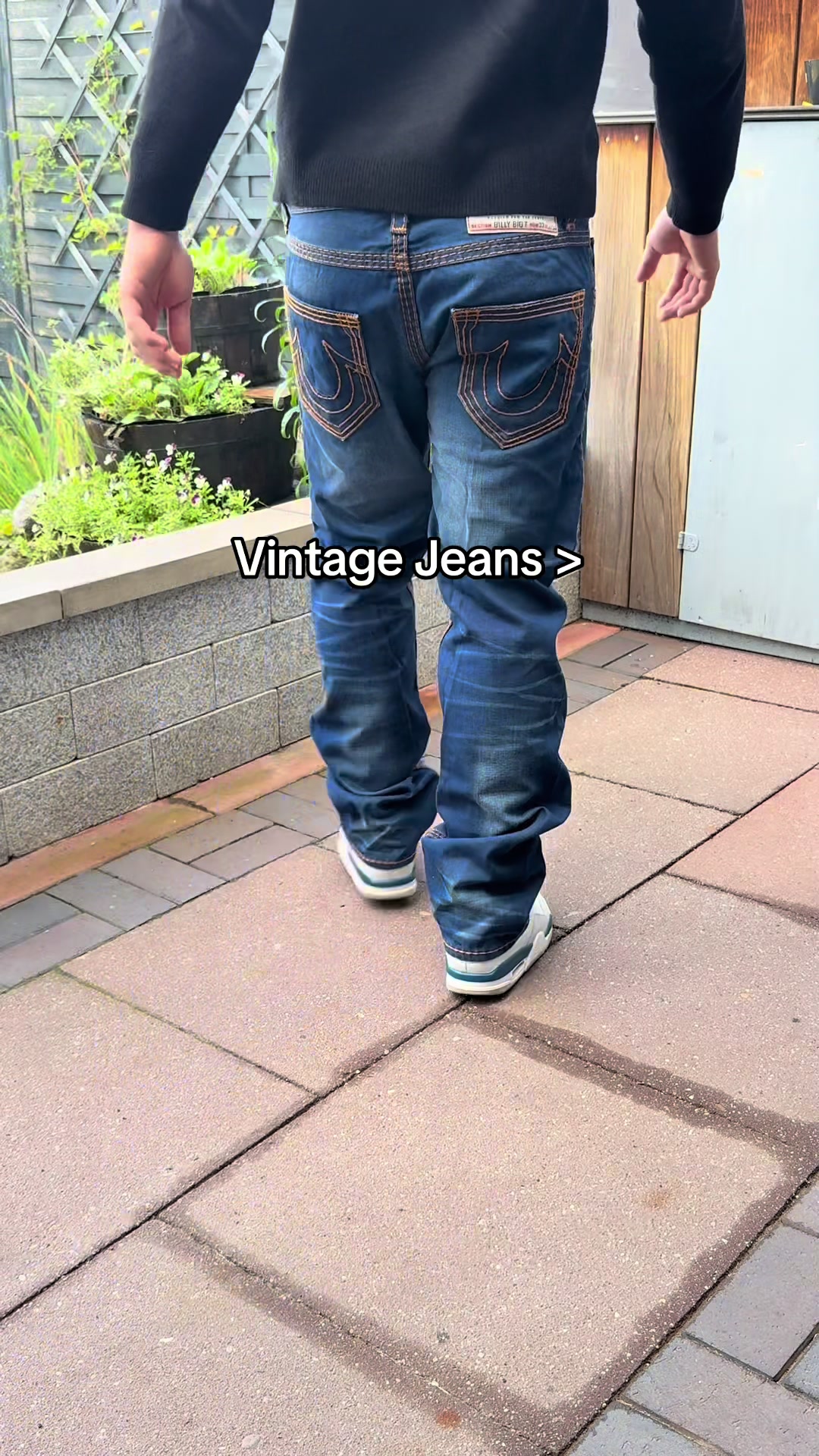 @selected-essentials.com