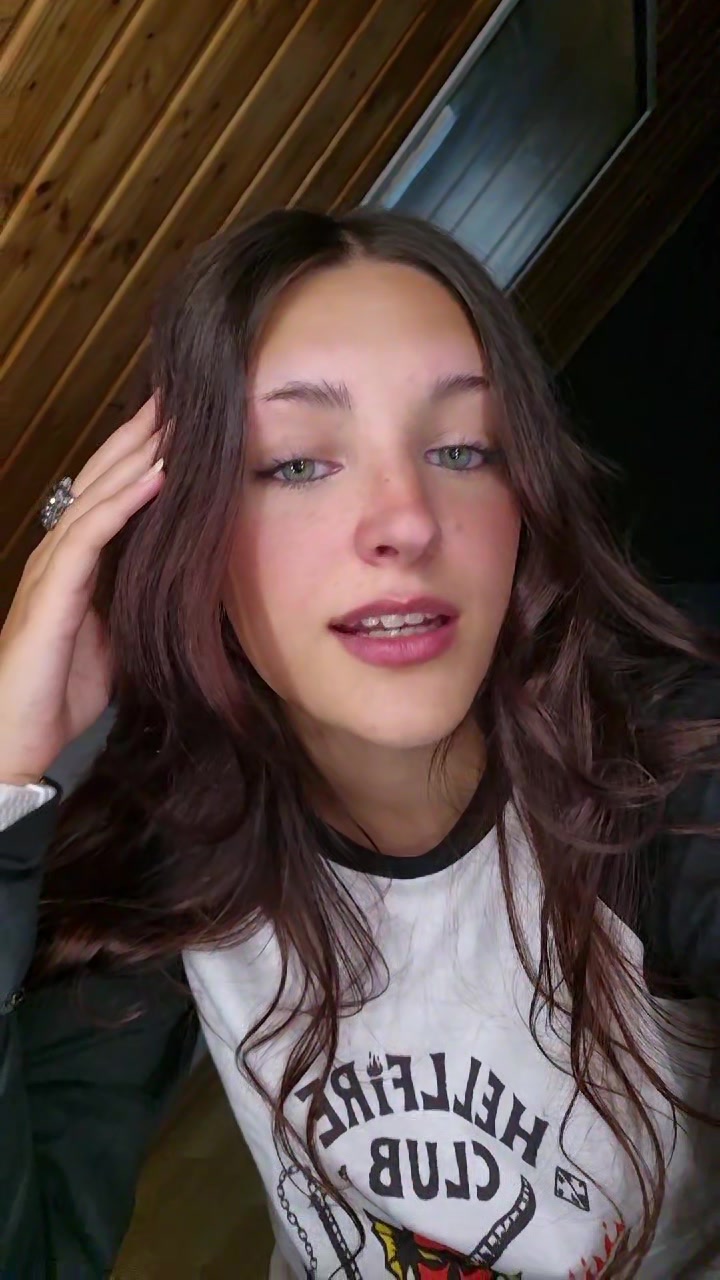 @🖤💄🌶🎧⚘️