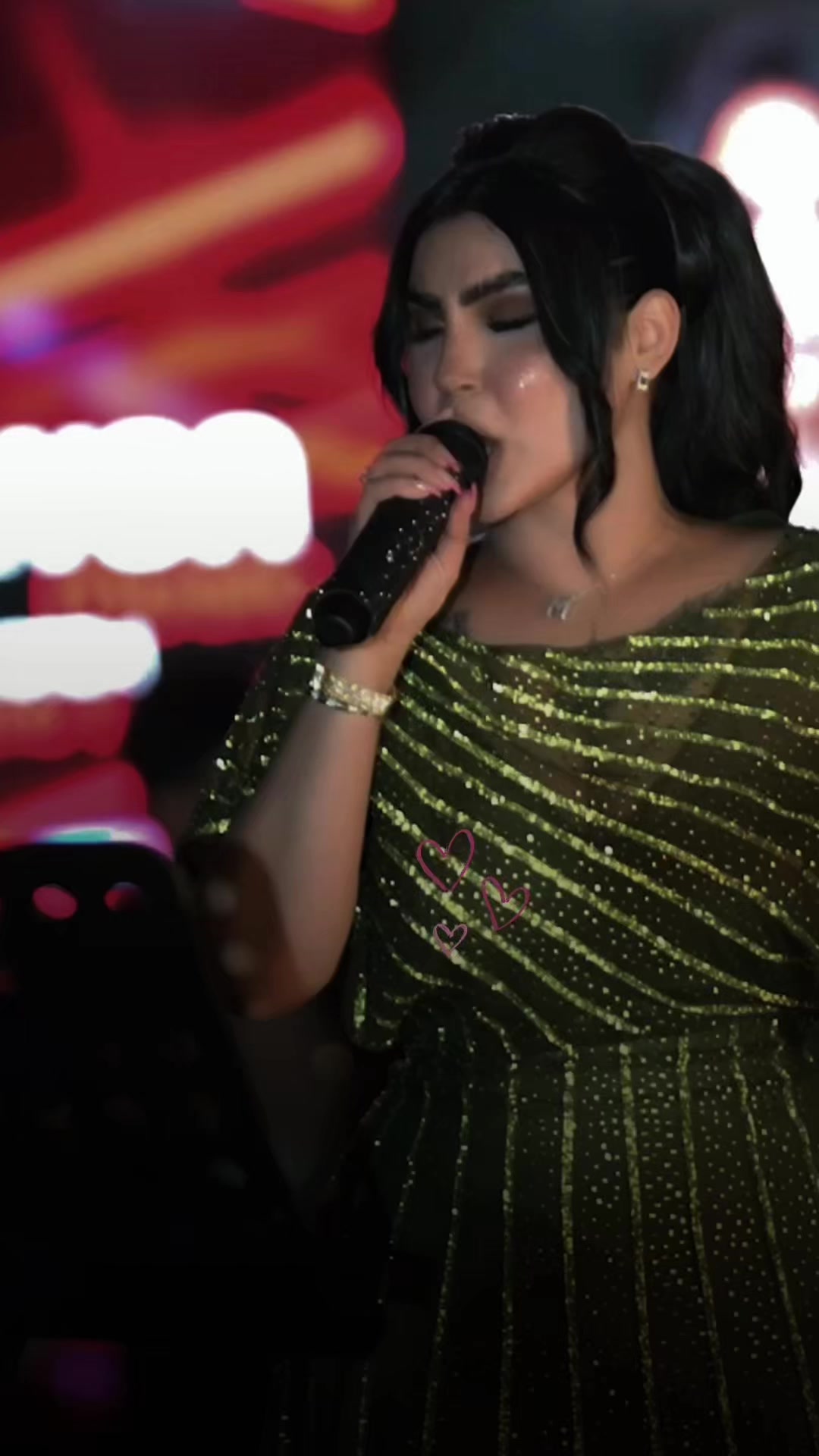 @الفنانه قمر الزمان