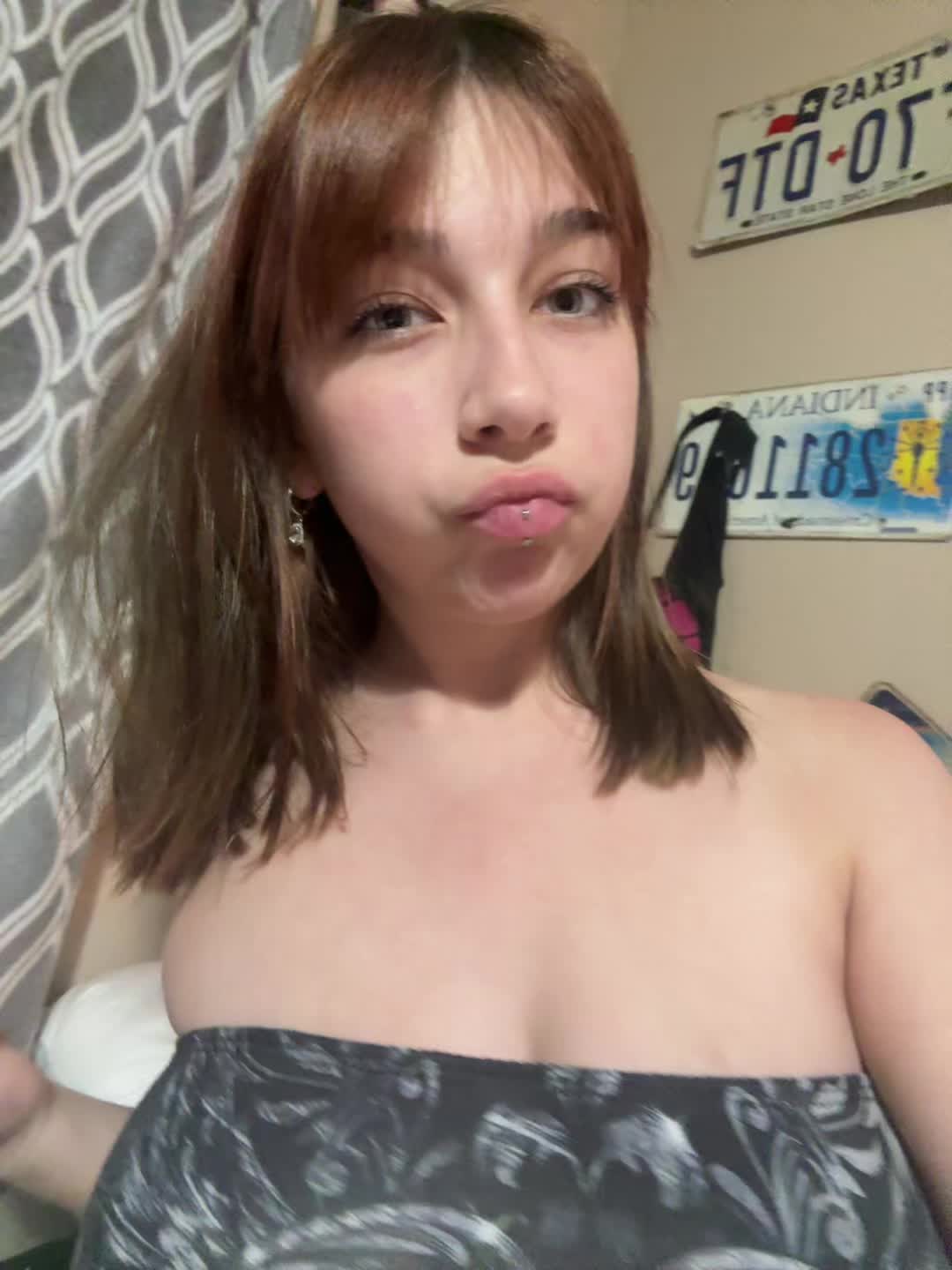 @s1s.3y