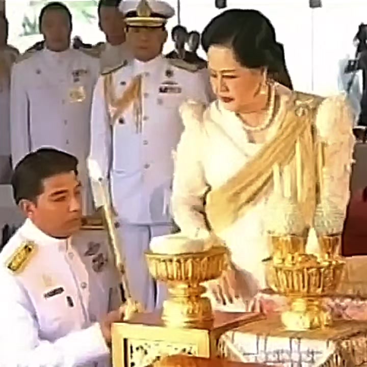 @𝑹𝒐𝒚𝒂𝒍 𝑶𝒇𝒇𝒄𝒊𝒂𝒍 ⚜️