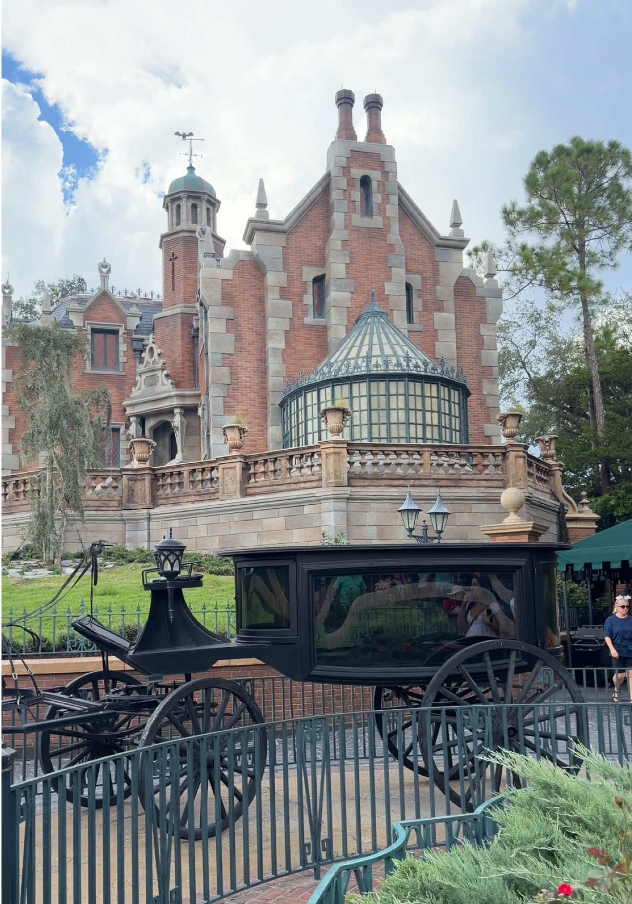 @Jamie Lynn 🏰🧚🐭🍿🥨🥀✨