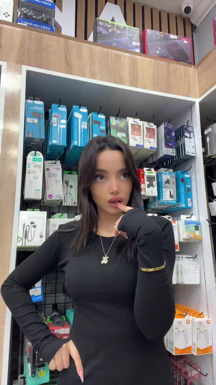 @𝐔𝐥𝐲𝐚🤍