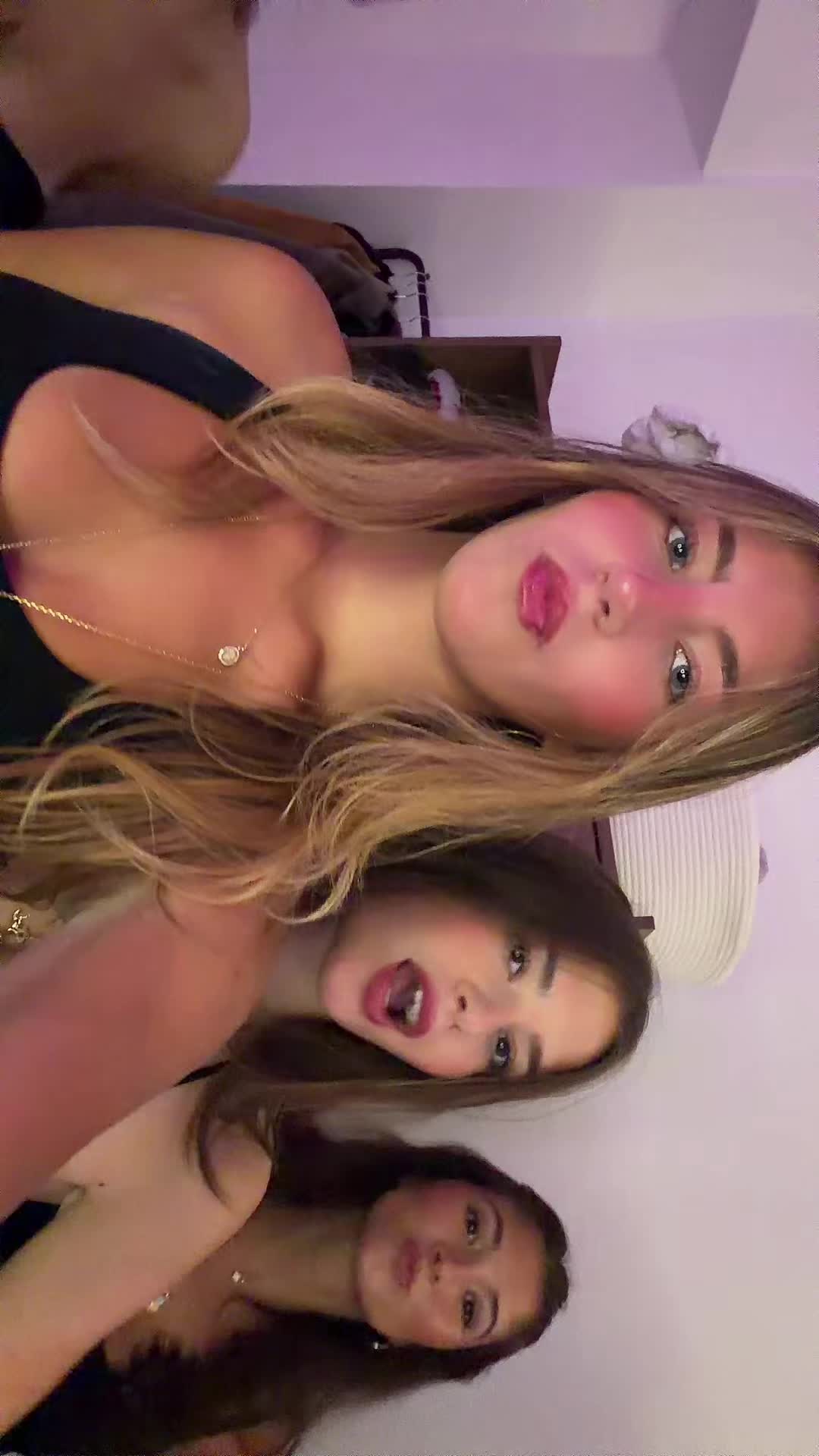 @ari rosen :)